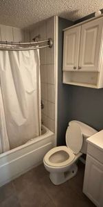 Townhome for rent $1650. 3 Bedroom/ 1.5 bathroom - Photo 4