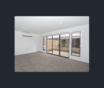 Modern / Spacious 4-Bedroom Home - Photo 1