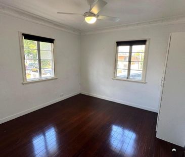 Elevated Cottage Home in Convenient Clayfield Location - Photo 6