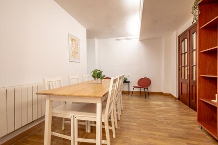 Carrer de Sant Joan de Déu, Valencia, Valencian Community 46011 - Photo 2