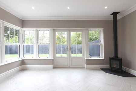 The Cottage, 19 Cromlyn Wood, Royal Hillsborough, BT26 6XT - Photo 2