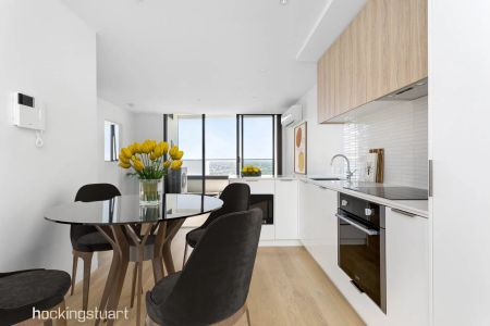 Modern One Bedroom With Spectacular Views - Photo 4