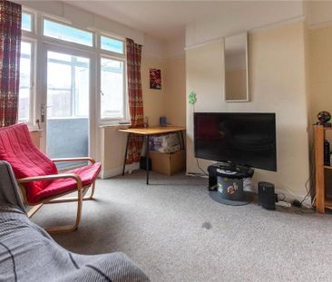 3 bedroom end of terrace house to rent - Photo 1