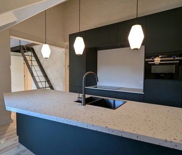 In het centrum gelegen volledig gerenoveerd duplex appartement met ... - Photo 2