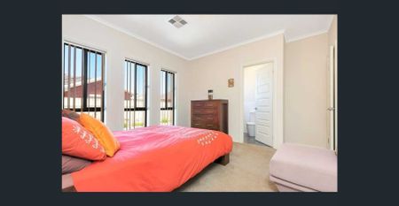 Modern 3 Bedroom Homette - Photo 3