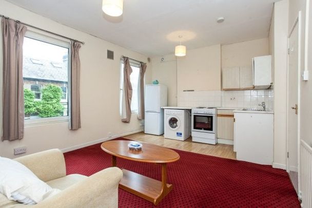 Carlyle Road, Cambridge - Photo 1