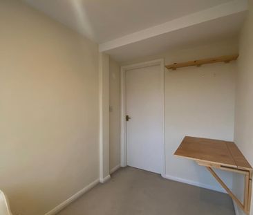 2 Bed Flat, Limes Grove, SE13 - Photo 6