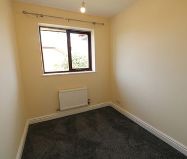 Terraced House to rent on - Photo 4