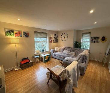 2 bedroom flat to rent - Photo 2