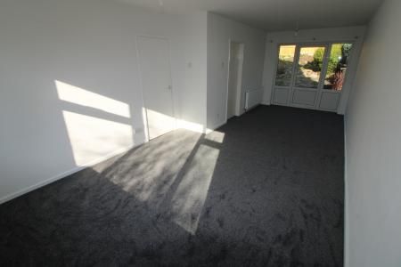 Ferry Vale Close, Stapenhill, DE15 - Photo 2