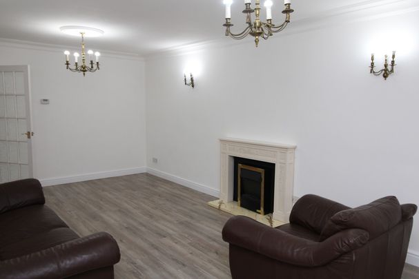 £1,050 - References Pending - Photo 1