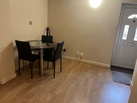 Loughborough Road, West Bridgford - Photo 2