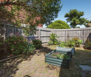 Carrum Beach lifestyle living at it's best ! - Photo 3