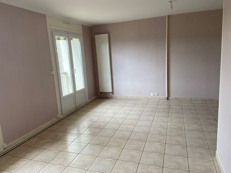 Location Appartement 3 pièces 80m² ANGOULEME 16000 - Photo 3