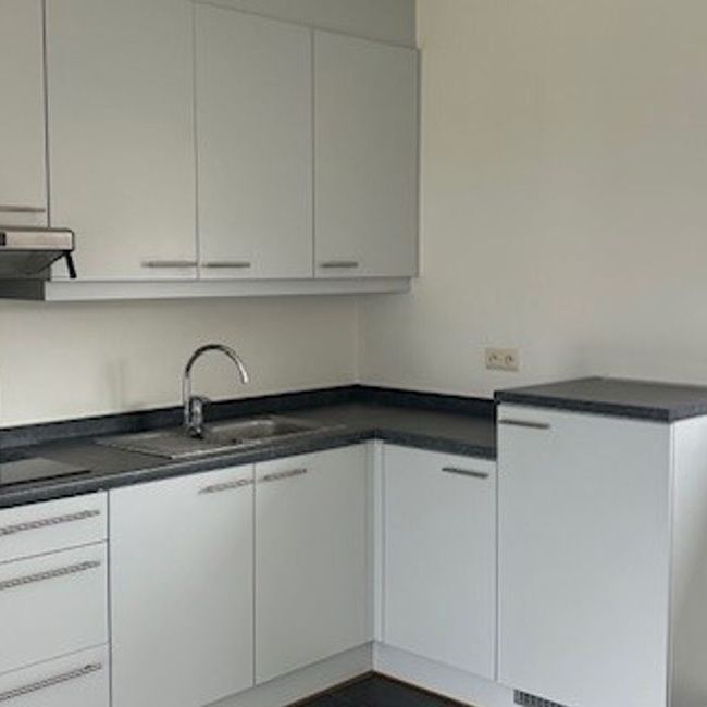 Appartement te huur in Vroenhoven voor € 760 met 1 slaapkamer - Photo 1