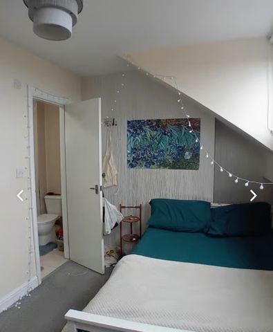 8 Bed - 24 Manor Terrace, Headingley, Leeds - LS6 1BU - Student - Photo 2