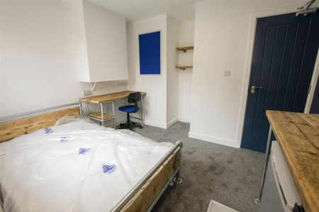 6 bedroom house to rent - Photo 3