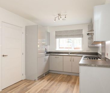3 bedroom semi-detached house to rent - Photo 6