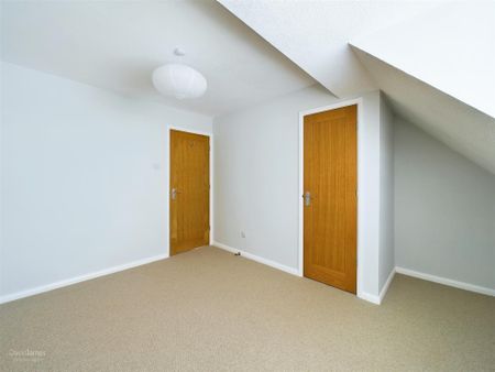 2 bedroom Town house to rent - Photo 5