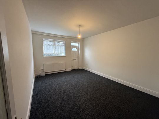 4 bed Terraced - To Let - Photo 1