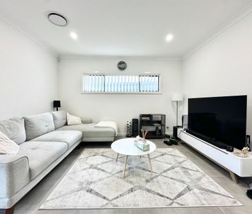 Modern Family Home in Prime Austral Location - Photo 6