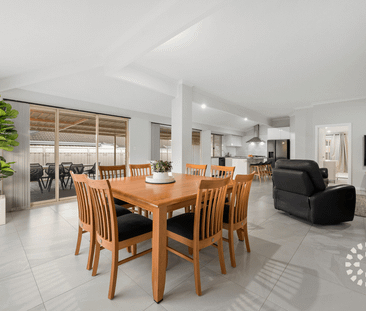 Fully Furnished, Modern Family Home - Photo 6