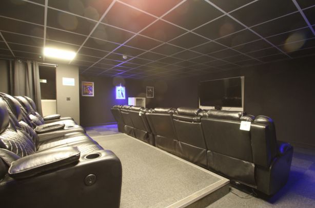 4 bed Apartment for Rent - Photo 1