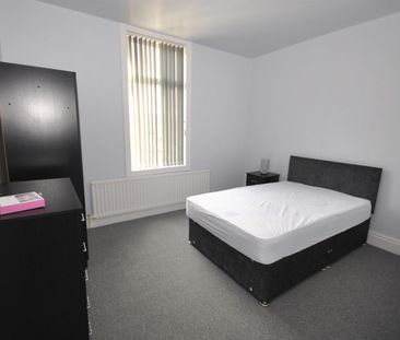 Room 2, 12 Infirmary Road, Chesterfield, Derbyshire - Photo 1