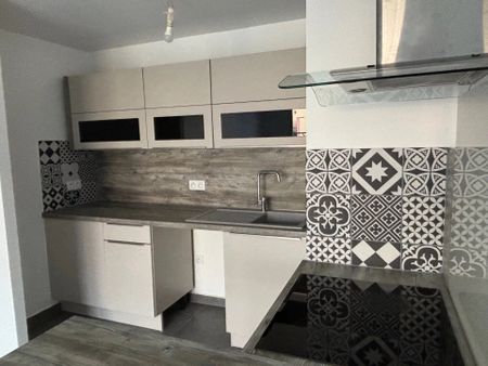 Location Appartement 3 pièces 61 m2 à Le Coudray - Photo 3