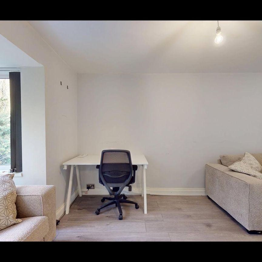 2 Bed Flat, Harp Island Close, NW10 - Photo 1