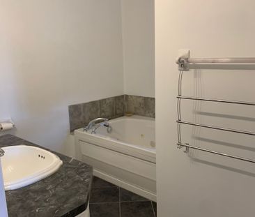 For Lease - 3389 Wild Cherry Lane, Mississauga, Ontario - Photo 3