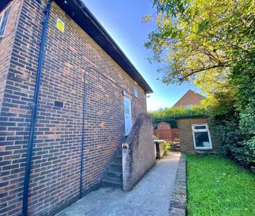 2 bedroom maisonette to rent - Photo 5