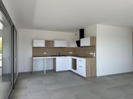 Location Appartement 4 pièces 92m² ANNECY 74370 - Photo 3
