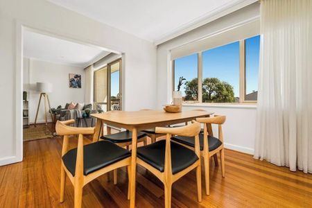 Oversized and Sunlit 2 Bedroom - Photo 5