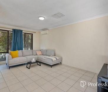 Well located villa offering everyday convenience!!! - Photo 1