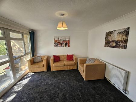 3 bedroom apartment to rent - Photo 2