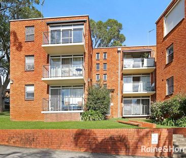 Spacious One Bedroom Unit - Photo 4