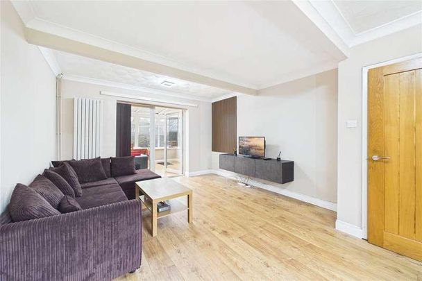 Langley Hill Close, Tilehurst, Reading, Berkshire, RG31 - Photo 1