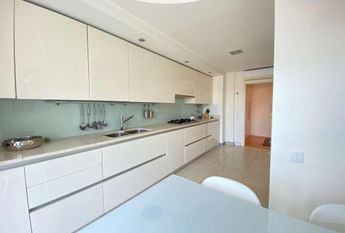 3 Bedroom Apartment with swimming pool, Benfica, Lisboa