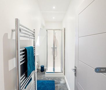 5 bedroom terraced house to rent - Photo 3