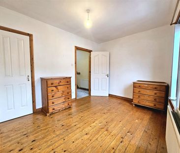 10 Marsden Gardens, - Photo 3