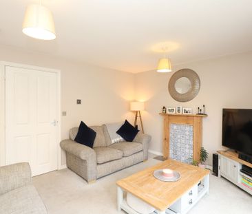 3 bedroom Town House to rent - Photo 2