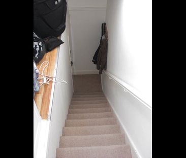 Studio Flat, Hillfield Avenue, N8 - Photo 2