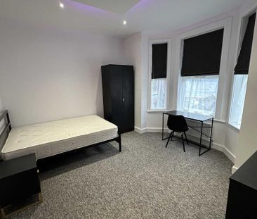 9 bedroom terraced house to rent - Photo 4