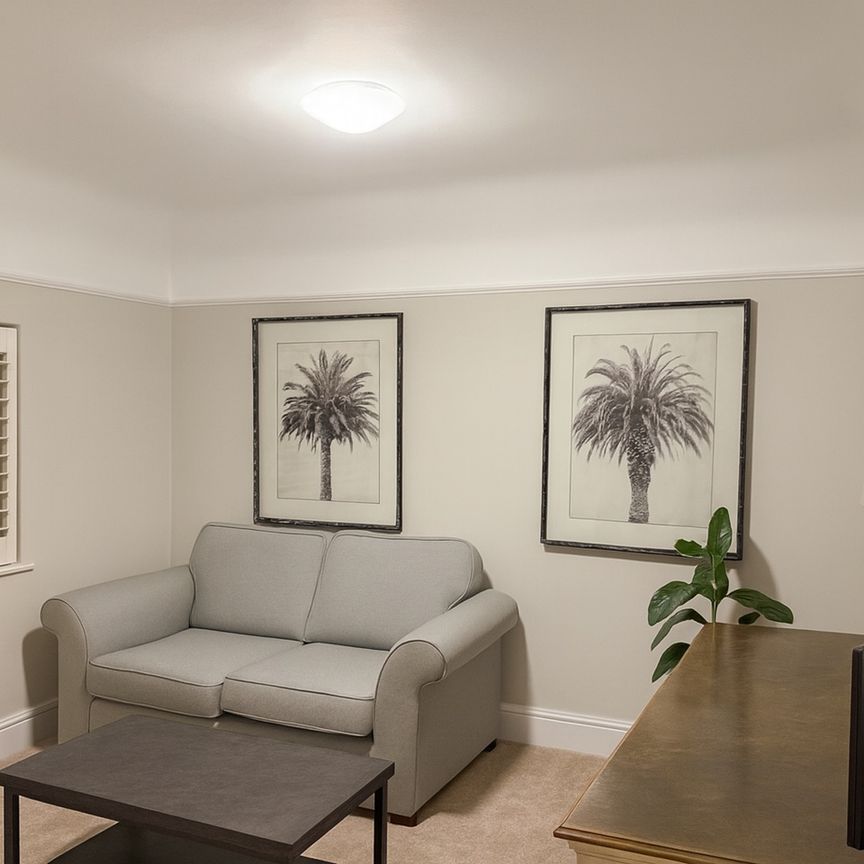 4 Bed Semi-Detached House, Barnes, SW13 - Photo 1