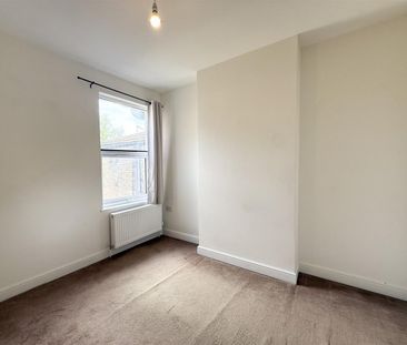 4 Bedroom House To Let - Photo 5