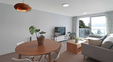 Oriental Parade Living - Photo 3