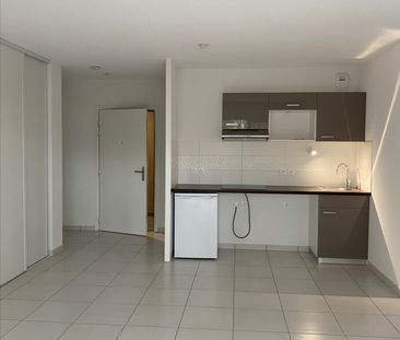 Location Appartement 2 pièces 44m² - Photo 2