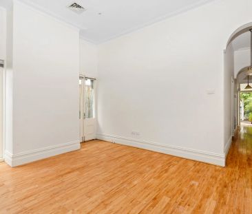 135 Beavers Road, Northcote. - Photo 6