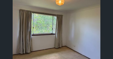 Comfortable 3 Bedroom Home in a Quiet Street - Photo 3